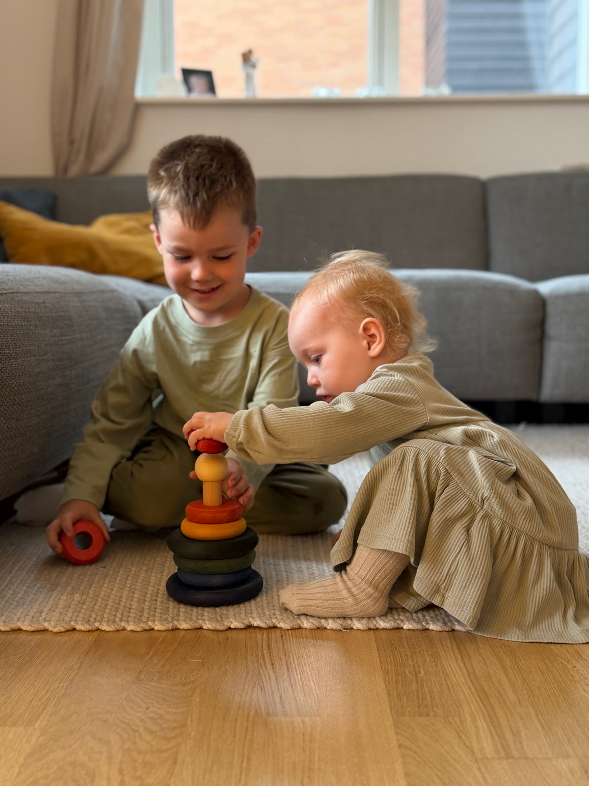 Montessori Stabletårn - Rund Regnbuepyramide
